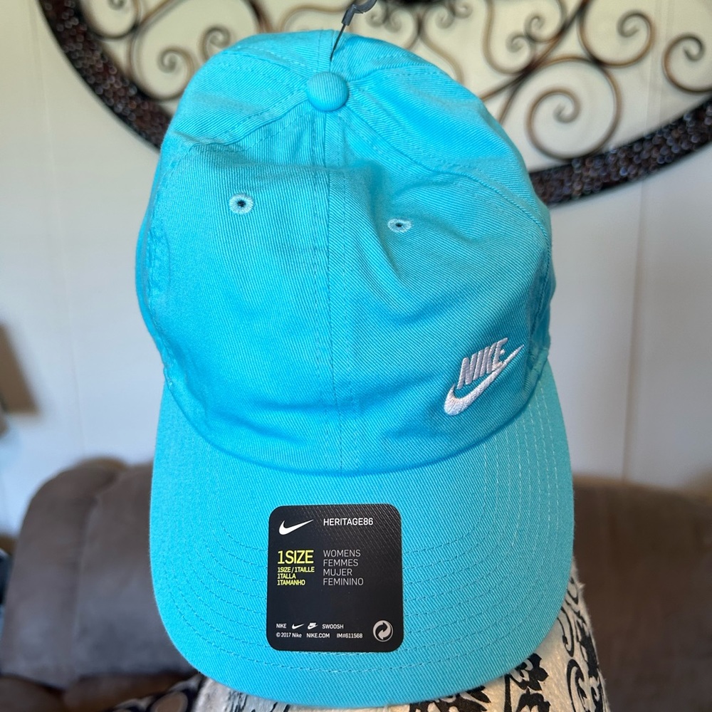Nikeโ hat nwt unisex